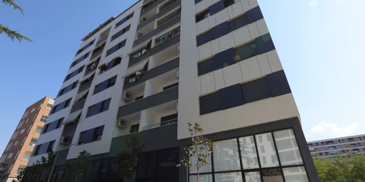 Zhbllokohen procedurat: Bashkia e Tiranës merr në dorëzim apartamente reja për strehim social, zbatohet kontributi 3% i ndërtuesve