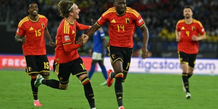 Zhgënjim në debutim; Italia mposhtet 0-2 nga Belgjika, Van Bommel e nis me buzëqeshje