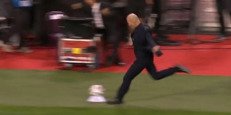 Zidane çmendet pas golit të Olises, ajo që bëri në vijën anësore bëhet virale