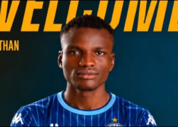 Zyrtare: Dinamo forcon mbrojtjen, prezanton futbollistin 20-vjeçar nga Nigeria