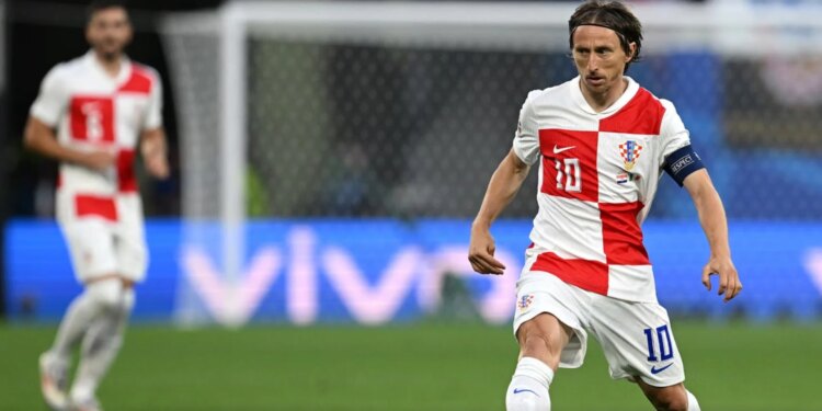 Zyrtare/ Luka Modric do të vazhdojë me kombëtaren kroate, do të luajë në Nations League