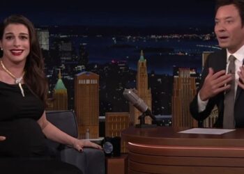 A i nisën Anne Hathaway dhimbjet e lindjes gjatë shfaqjes së Jimmy Fallon?