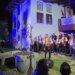 Ahengu shkodran bashkon brezat: Nga 7 në mbi 80 vjeç, këngëtarët sjellin traditën në oborrin muzeut Oso Kuka