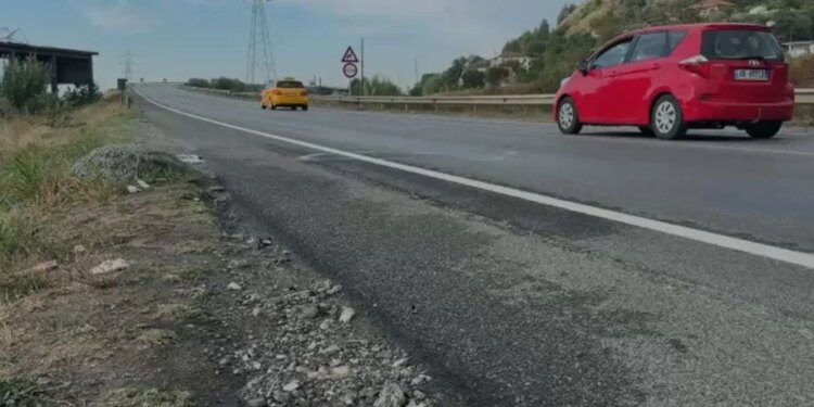 Aksident me vdekje në aksin Berat-Dimal: automjeti përplasi një person që lëvizte me biçikletë dhe një këmbësore