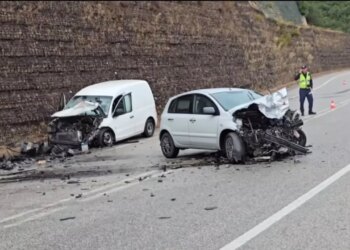 Aksident në autostradën Levan-Tepelenë, plagosen dy drejtues mjetesh