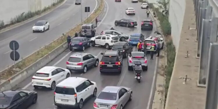 Aksident zinxhir në Unazën e Madhe, disa automjete përplasen mes tyre