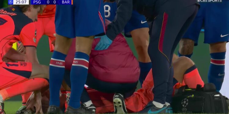 Alarm te Barcelona: Mesfushori i dëmtuar ndaj PSG pritet të humbasë El Clasicon ndaj Real Madridit