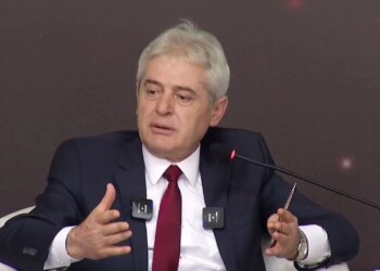 Ali Ahmeti: Shqipëria digjet, humbje për të gjithë; protesta të dhunshme në Tiranë, politika tregojë maturi e urtësi