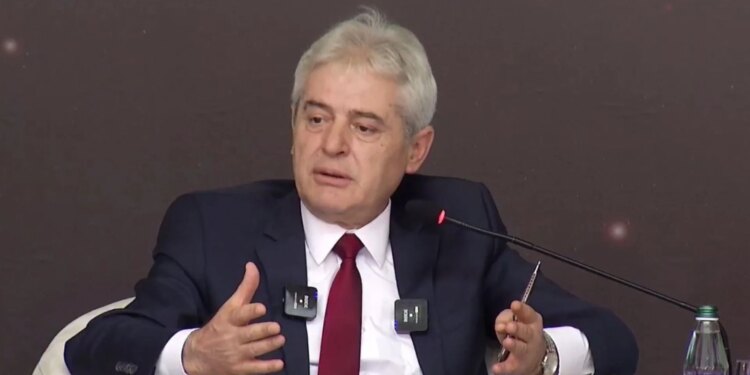 Ali Ahmeti: Shqipëria digjet, humbje për të gjithë; protesta të dhunshme në Tiranë, politika tregojë maturi e urtësi