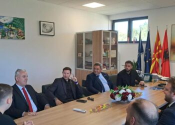 Ambasadori Meidani te studentët e Universitetit Nënë Tereza në Shkup: Një drejtë ka vlerë vetëm kur ushtrohet plotësisht
