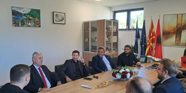Ambasadori Meidani te studentët e Universitetit Nënë Tereza në Shkup: Një drejtë ka vlerë vetëm kur ushtrohet plotësisht