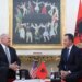 Ambasadori amerikan Wendt viziton Kuvendin, i pritur nga Niko Peleshi; partneriteti strategjik dhe miqësia Shqipëri-SHBA vijojnë të forcohen