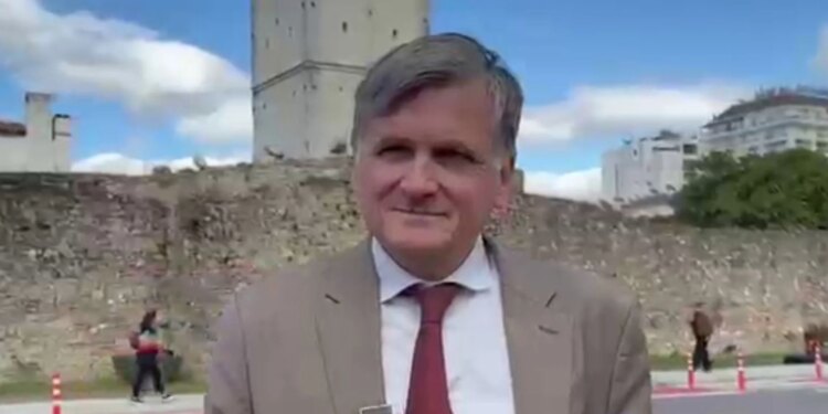 Ambasadori i OSBE në Shqipëri: Ka mungesë dialogu, qytetarëve duhet t’u dëgjohet zëri; dhuna nuk është zgjidhje