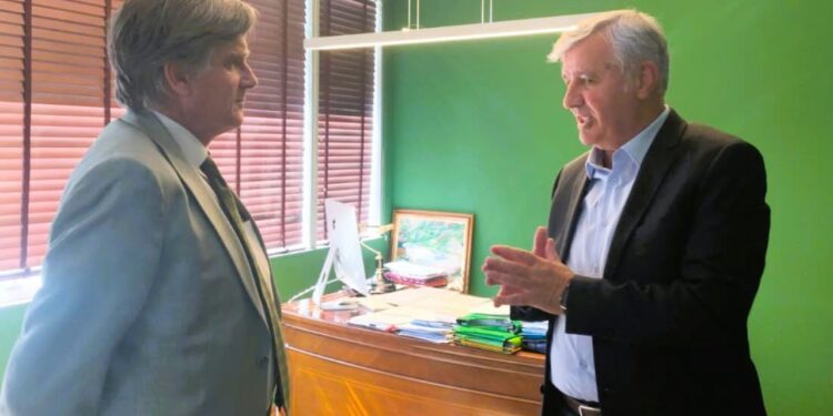 Ambasadori i OSBE takon Maksim Haxhian për të diskutuar sfidat e sistemit të drejtësisë