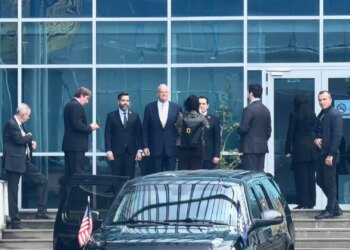 Ambasadori i ri i SHBA-së viziton SPAK, takon Brahon dhe kreun e BKH, i shoqëruar nga senatorë amerikanë