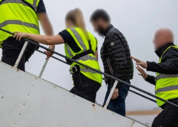 Angli: Ndryshon ligji i emigracionit, përfundon përdorimi i Konventës Evropiane për bllokimin e dëbimeve
