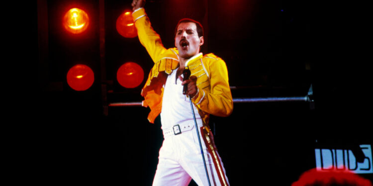 Ankand në Londër, bllok me dorëshkrimet e Freddie Mercury shitet për 277 mijë paund