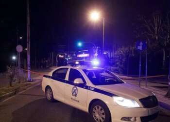 Arrestohet çifti shqiptar në Selanik, iu gjenden armë dhe kokainë pas tentativës për t’i ikur policisë