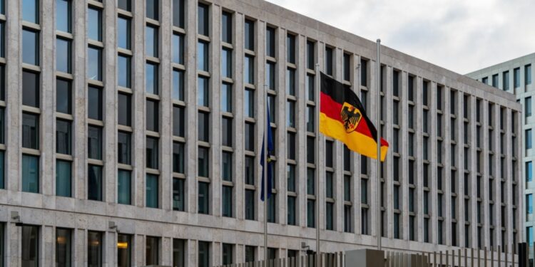 Arrestohet ish-kreu i Shërbimit Federal Gjerman August Hanning, dyshohet për spiunazh dhe rrjedhje sekretesh shtetërore