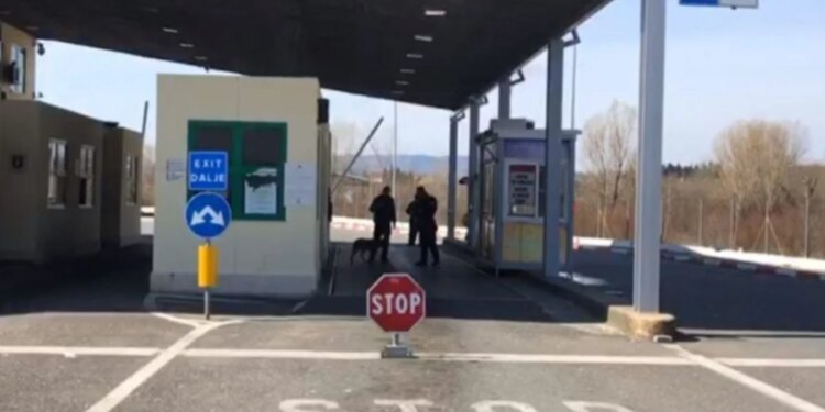 Arrestohet në Shkodër 23-vjeçari që po transportonte 7 emigrantë nga Filipinet dhe Afganistani drejt Malit të Zi