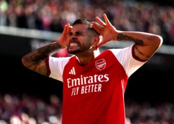 Arsenal përmbys Leeds në Emirates, Bruno Guimaraes vendos ndeshjen me golin e tij të parë në shtëpinë Topçinjve