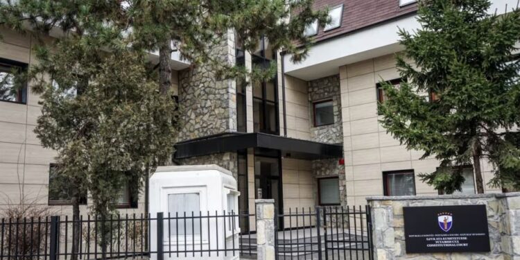 Avokati kërkon nga Gjykata kalimin e afatit për zgjedhjen e Presidentes së Kosovës; Kushtetuese rrëzon kërkesën