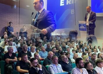 Balliu takim me diasporën në Brescia, Itali: Qindra shqiptarë mbështesin thirrjen për ripërtëritje dhe ndryshim të Shqipërisë