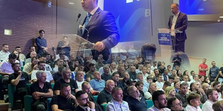 Balliu takim me diasporën në Brescia, Itali: Qindra shqiptarë mbështesin thirrjen për ripërtëritje dhe ndryshim të Shqipërisë
