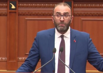 Bardhi në Kuvend për Reformën Territoriale: Shkrihet Divjaka, sepse Balluku nuk e do kryetarin; mbahet Vau i Dejës