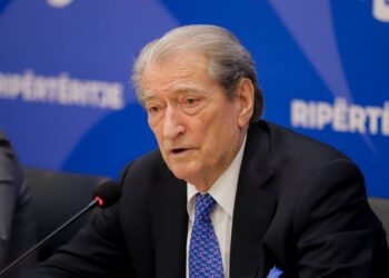 Berisha: Ai Kuvendit s’meriton të ekzistojë, thirrje për protestë nesër; reduktimi i bashkive, armiqësi e hapur ndaj banorëve