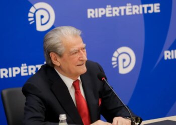 Berisha paralajmëron protestë rinore-qytetare më 8 tetor kundër Reformës Territoriale: Me një laps shuhen 15 bashki të tjera