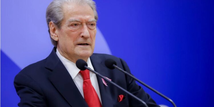 Berisha thërret studentët dhe nxënësit të bojkotojnë: Braktisni mësimin, shpëtoni të ardhmen tuaj