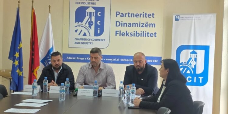 Bizneset kundërshtojnë Paketën Fiskale 2027 të qeverisë: Rritja e taksave godet investimet dhe punësimin