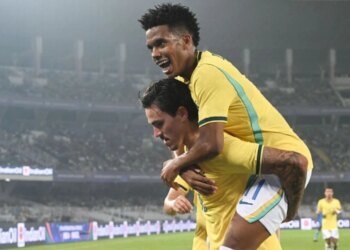 Brazili shëtit në Kalkuta, fiton me poker në miqësoren historike kundër Indisë