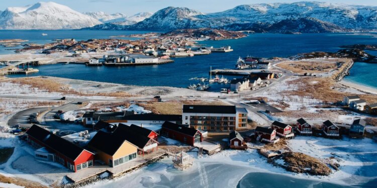 Çfarë zbuloi BBC shtatë vjet më vonë për ishullin norvegjez që donte të shfuqizonte kohën