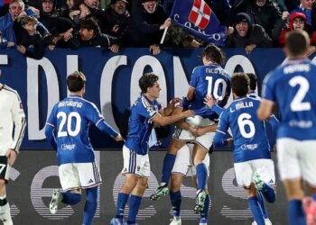 Champions League: Como turpëron United, marrin katër gola nga debutuesit italianë dhe zhyten akoma më shumë në krizë