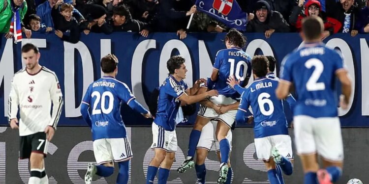Champions League: Como turpëron United, marrin katër gola nga debutuesit italianë dhe zhyten akoma më shumë në krizë