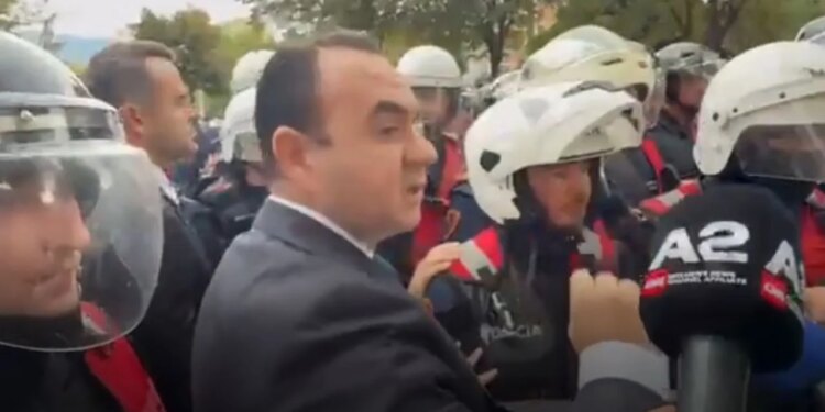 Deputeti PD bën jehonë Fiks Fare: Grupet kriminale kanë kërcënuar dëshmitarët në emër të Belinda Ballukut; Palestra 313-a