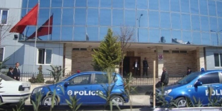 Dëshmia autorit të Bathores: Shefqeti kishte shtyrë dhe goditur prindërit e mi; u nxeha, i qëllova me pistoletë