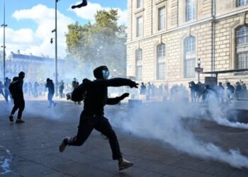 Dhuna si axhendë autoritare në Europë, analiza e The Guardian: ekstremistët e shfrytëzojnë kundër emigracionit