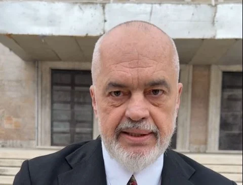 Dialog, kryeministri Rama risjell karriget para Kryeministrisë: Asnjë arsye nuk justifikon dhunën