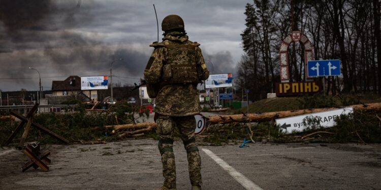 Dimri rus në Ukrainë: Doktrina e re e Putinit zhvendos luftën në qytete e infrastrukturë; Zelensky godet rafineritë