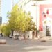 Disa protestues i afrohen Bashkisë së Tiranës; njëri ngjitet në dritaret e godinës