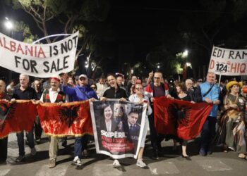 Dita e 124-t/ Protesta e radhës nis në Tiranë, me kundërshtim ndaj qeverisë dhe Ramës