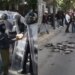 Dita e shtatë e protestës: i ri ushqen efektivët; tjerët shkulin pllakat e Durrësit dhe përgatiten për betejë