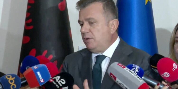 Dorëheqja e Ramës nuk do të ndodhë kurrë / Balla: Antifa ka dorë në Shqipëri, PD po armatos protestuesit