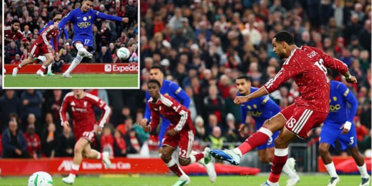 Dramë në Anfield Road, Liverpool eliminon Chelsea në Kupën e Ligës falë ruletës ruse të futbollit