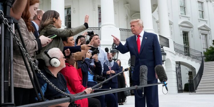 Drejtësia e SHBA heton ABC, CBS, CNN, Fox News, NBC për shkelje të mundshme antitrust; përplasje me Trump