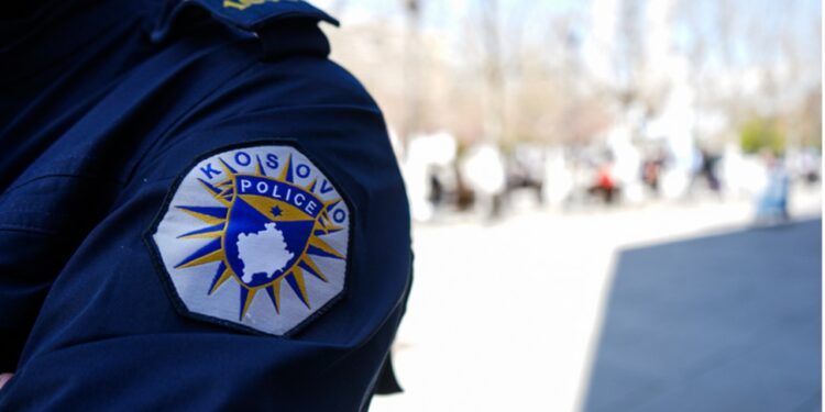 Dy ditë pas vrasjes së Arlinda Zekajt, kunati vijon i arratisur; policia sekuestron thikë e sëpatë nga shtëpia