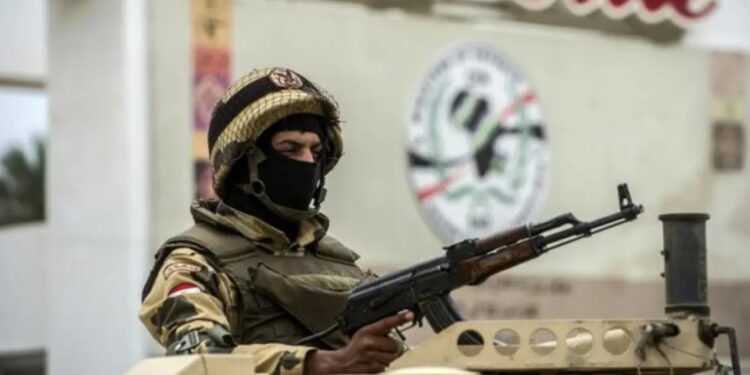 Egjipti miraton mbështetjen ushtarake për Arabinë Saudite, rrezikon përfshirjen në konfliktin me Huthit